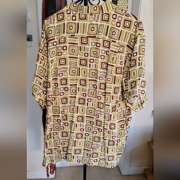 Vintage Designs by Anthony Southern Comfort Short Sleeve Button-Up Shirt - Picture 2 of 5